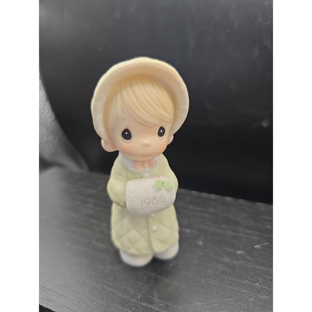 Precious Moments "Wishing You A Cozy Christmas" 1986 Special Edition  No Box